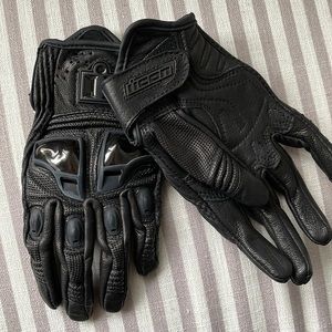 Women’s icon, motorcycle gloves